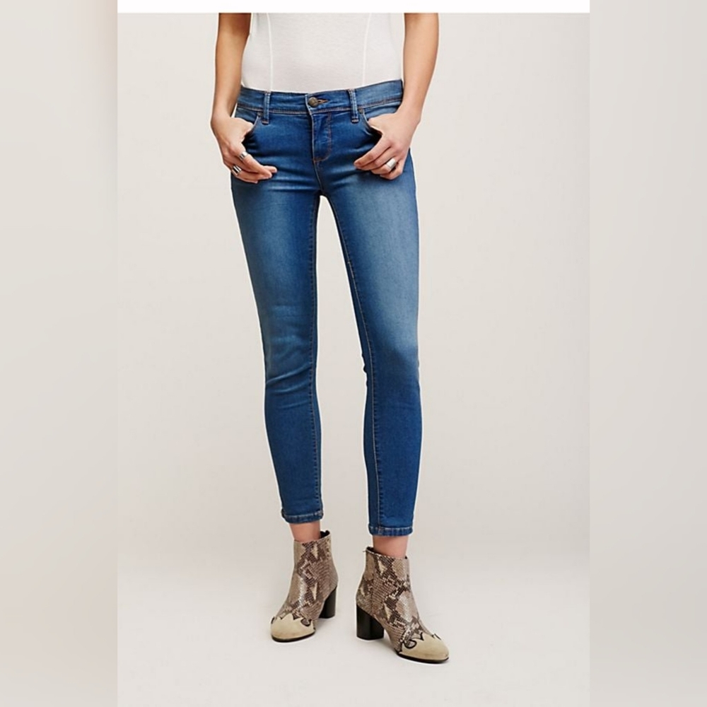 Free People Low Rise Skinny Jeans Classic Medium Wash Denim Size 25